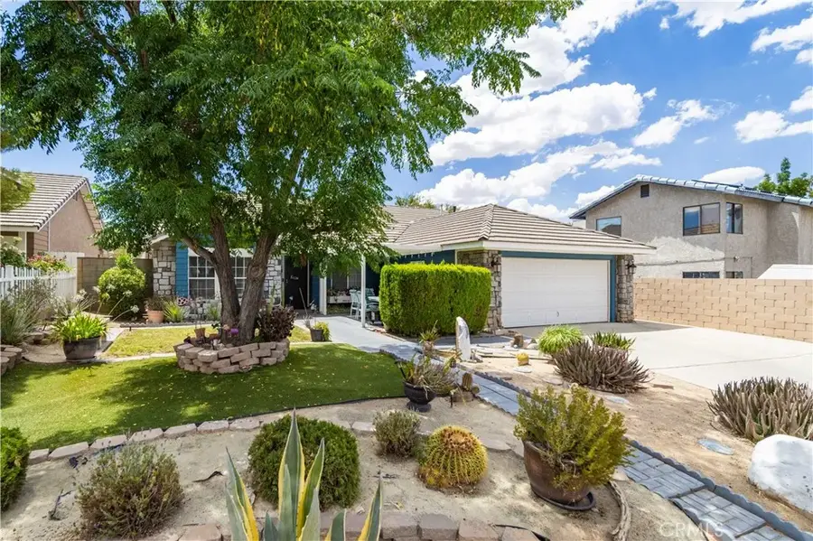 37031 La Contempo, Palmdale, CA 93550 - #2