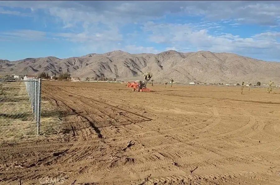 0 Milpas, Apple Valley, CA 92308 - #3