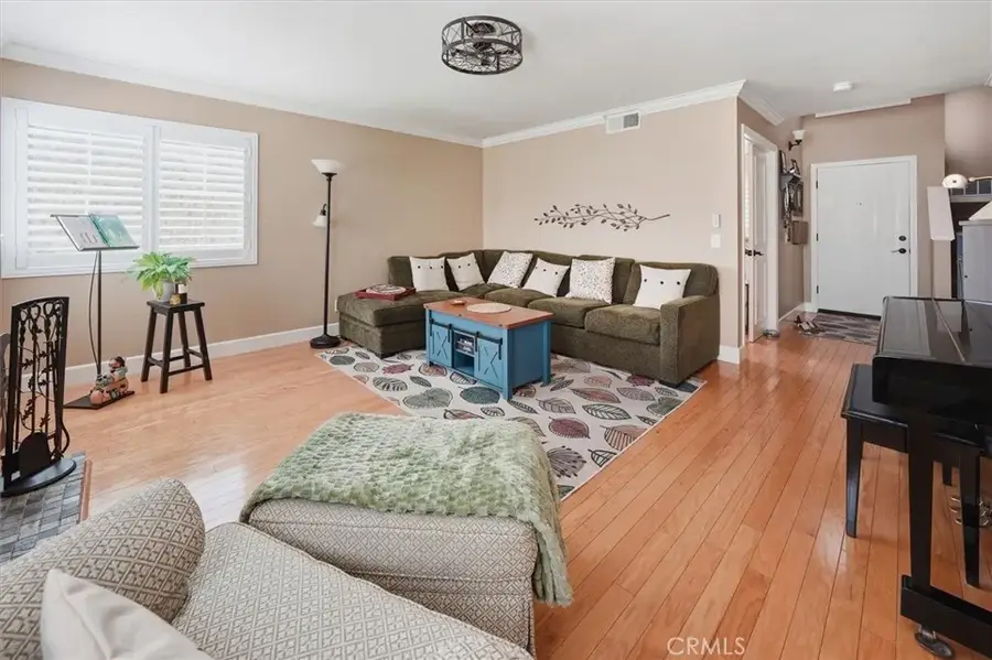 28828 Loretta Lane, Canyon Country, CA 91387 - #3