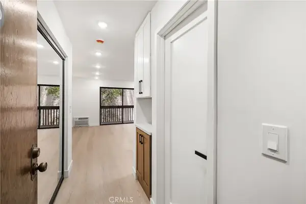22100 Burbank #250f, Woodland Hills, CA 91367