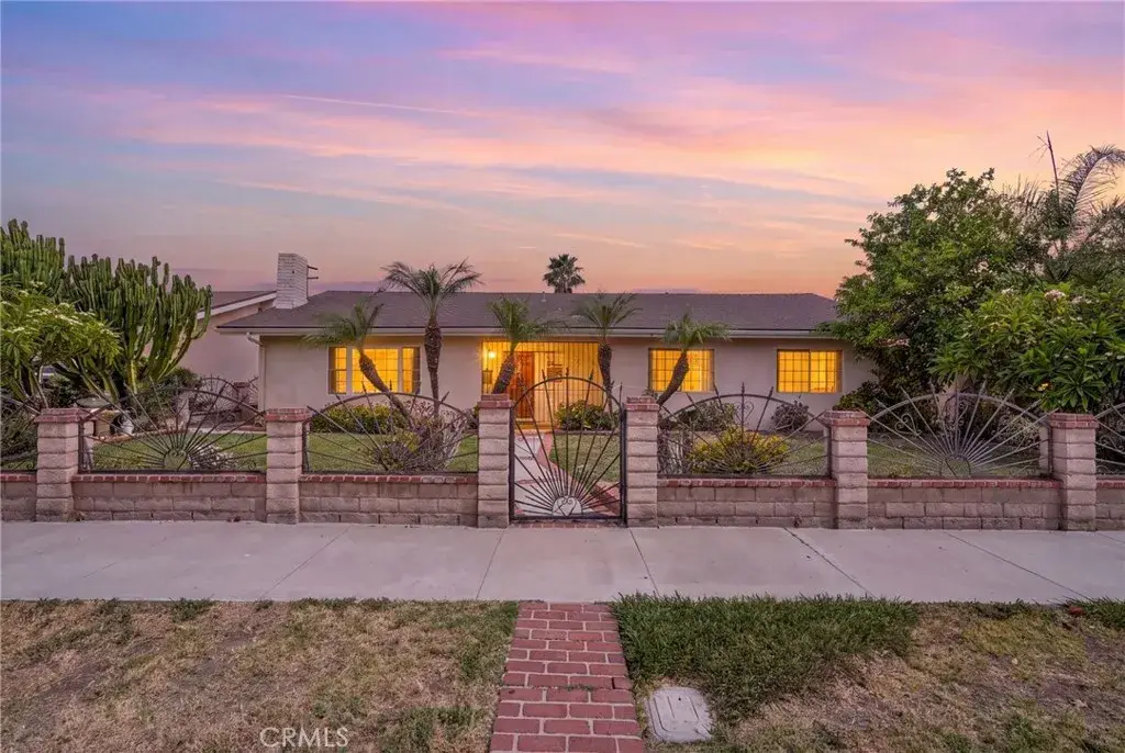22427 Vanowen, West Hills, CA 91307 - #1
