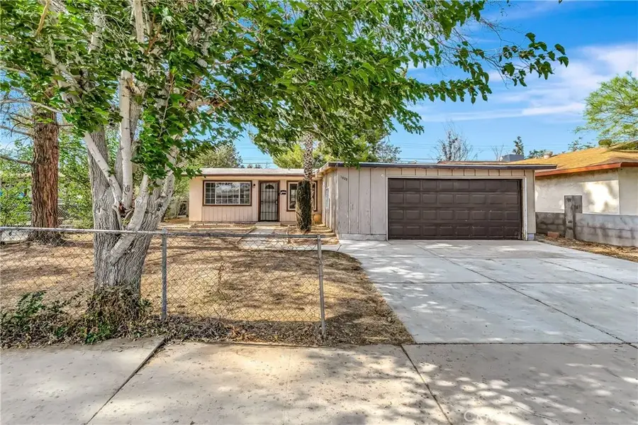 1033 W Holguin, Lancaster, CA 93534 - #2