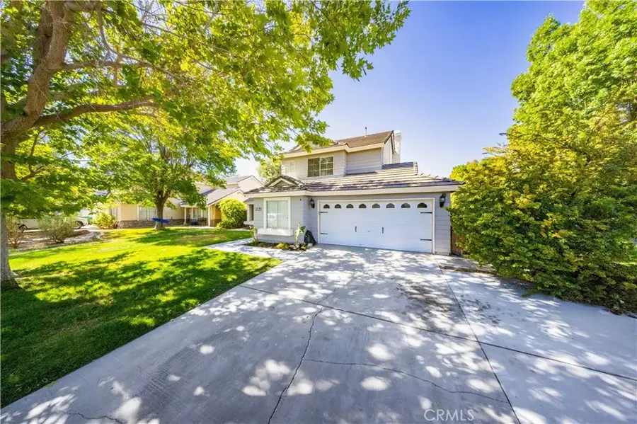 3225 W Avenue J4, Lancaster, CA 93536 - #3
