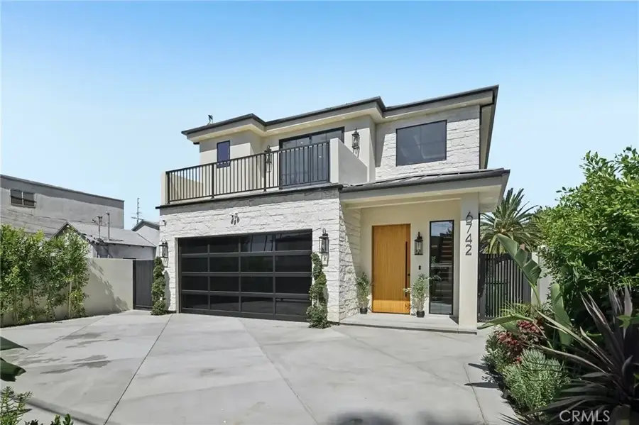 6742 Nagle Avenue, Valley Glen, CA 91401 - #2