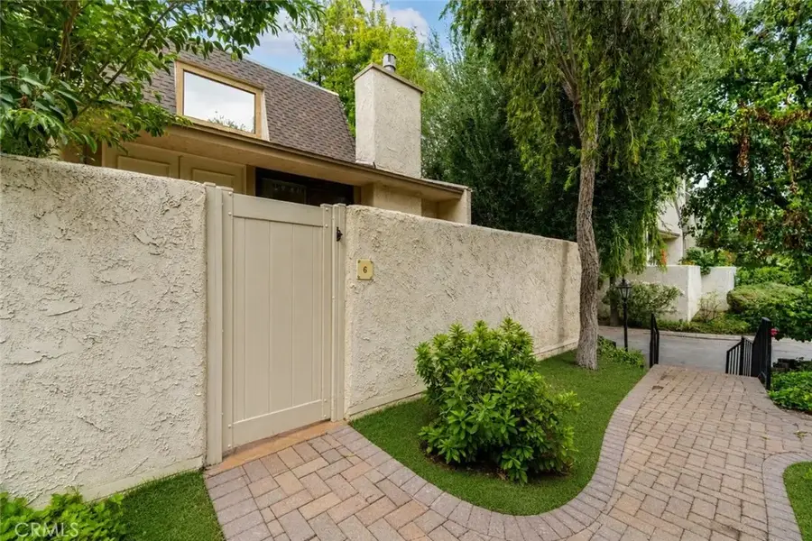 6121 Shoup Avenue #6, Woodland Hills, CA 91367 - #2