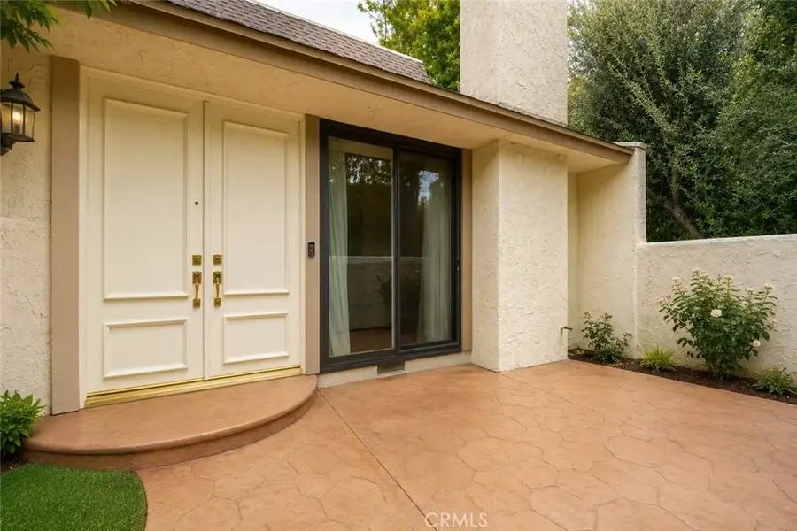 6121 Shoup Avenue #6, Woodland Hills, CA 91367 - #3