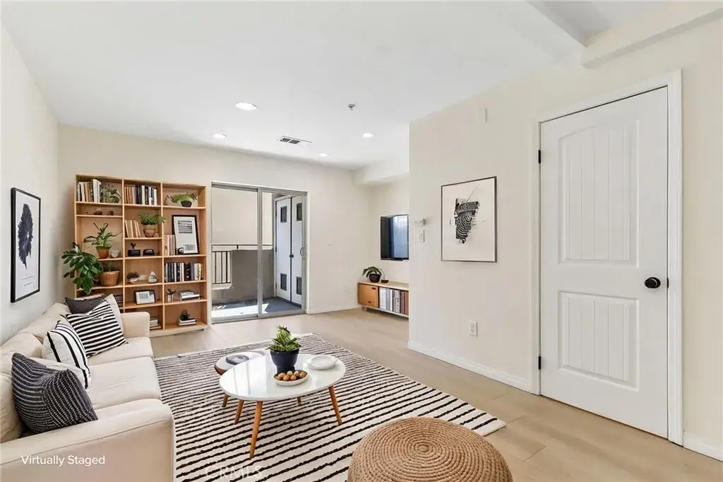 14618 Gilmore Street #16, Van Nuys, CA 91411 - #1