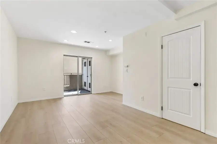 14618 Gilmore Street #16, Van Nuys, CA 91411 - #2