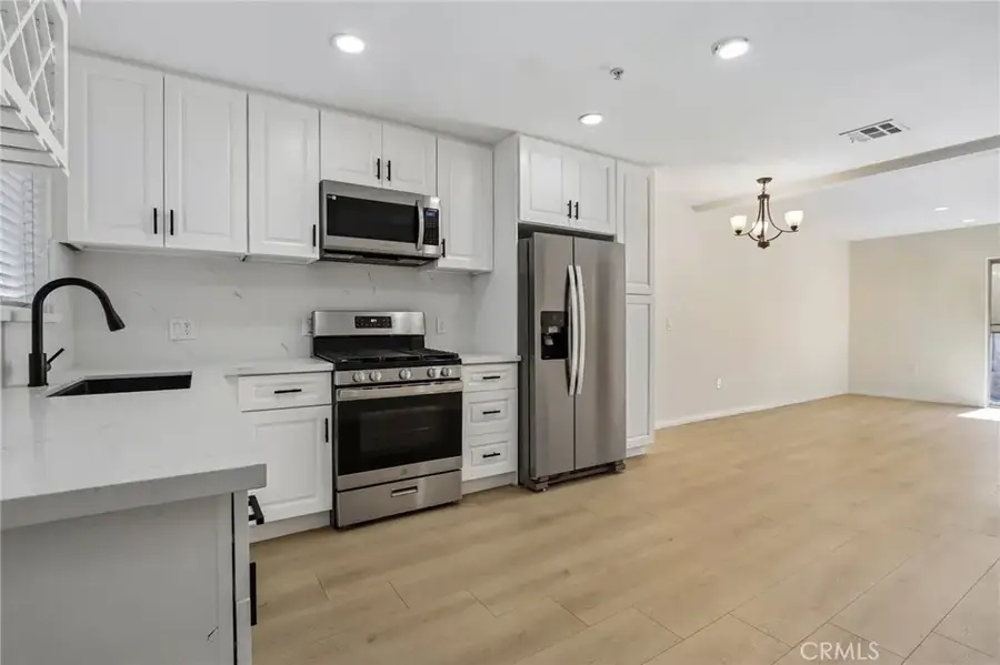 14618 Gilmore Street #16, Van Nuys, CA 91411 - #3