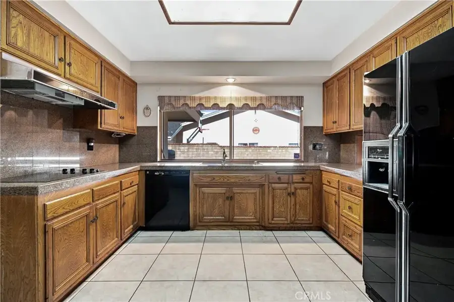 19208 Lassen, Northridge, CA 91324 - #2