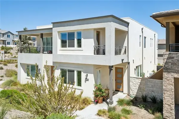 27262 Narrowleaf Willow Lane, Valencia, CA 91381