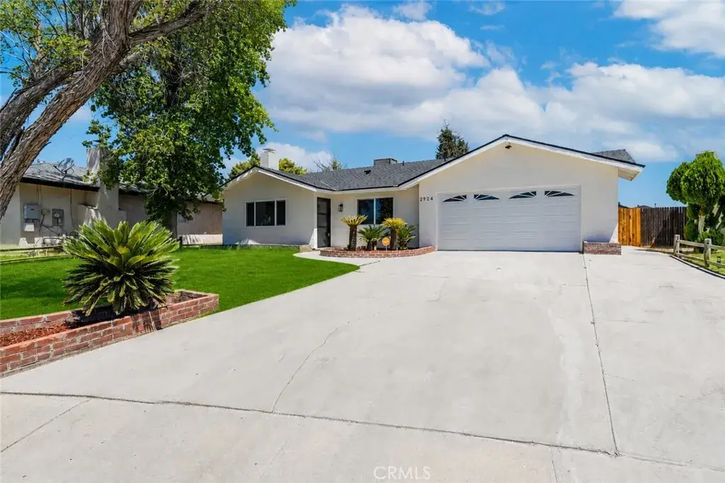 2924 Cedarwood, Bakersfield, CA 93309 - #1