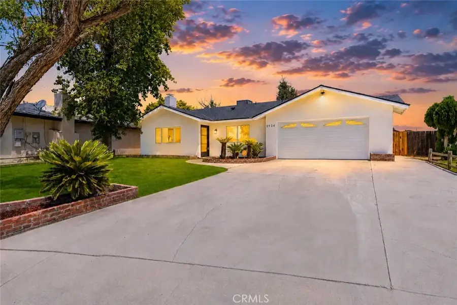 2924 Cedarwood, Bakersfield, CA 93309 - #2