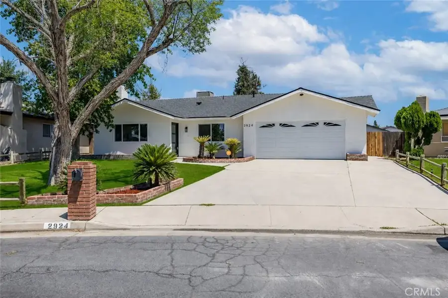 2924 Cedarwood, Bakersfield, CA 93309 - #3