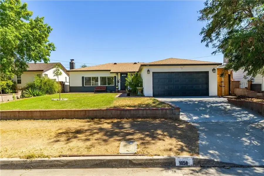 1050 W Avenue J6, Lancaster, CA 93534 - #2