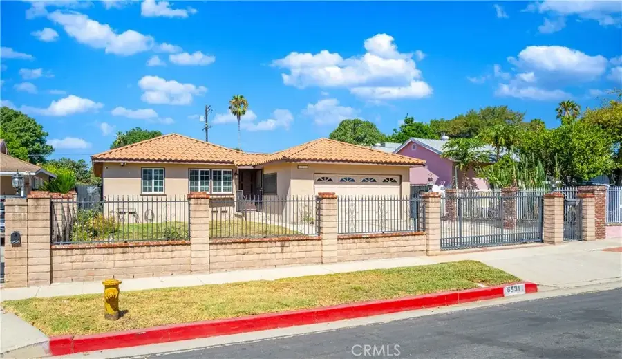 8531 Chimineas Avenue, Northridge, CA 91325 - #2