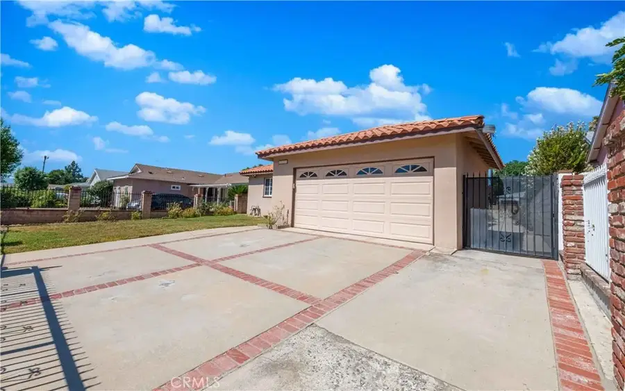 8531 Chimineas Avenue, Northridge, CA 91325 - #3