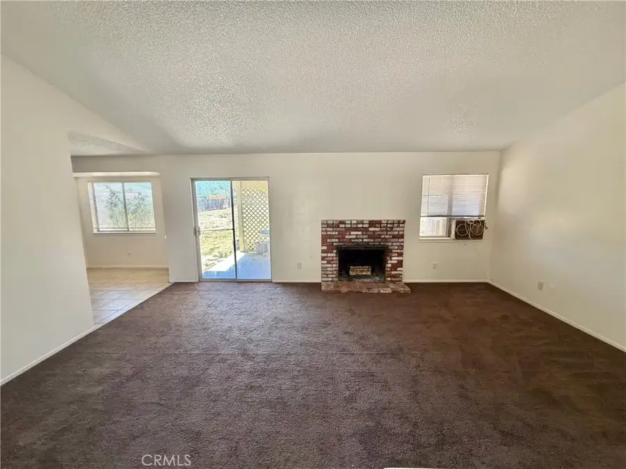 39355 169th East, Lake Los Angeles, CA 93591 - #2