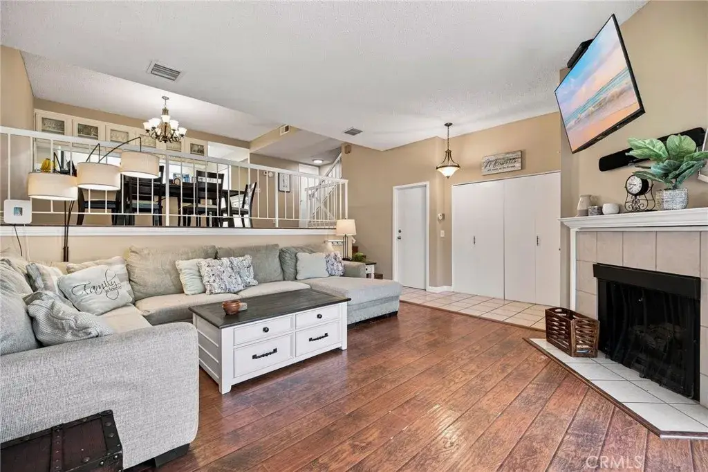 18360 Collins Street #L, Tarzana, CA 91356 - #1