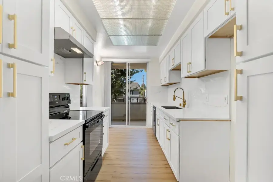 14530 Benefit Street #102, Sherman Oaks, CA 91403 - #3