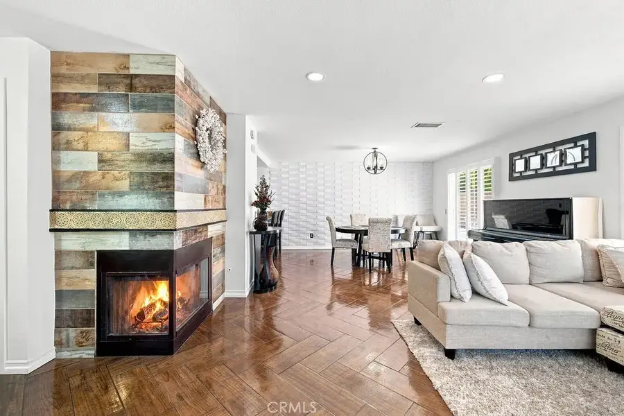 25114 Steinbeck Avenue #B, Stevenson Ranch, CA 91381 - #3