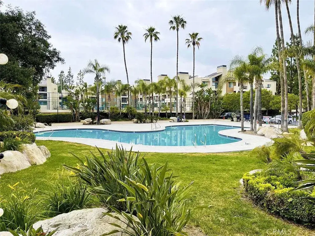 5500 Owensmouth #218, Woodland Hills, CA 91367 - #1