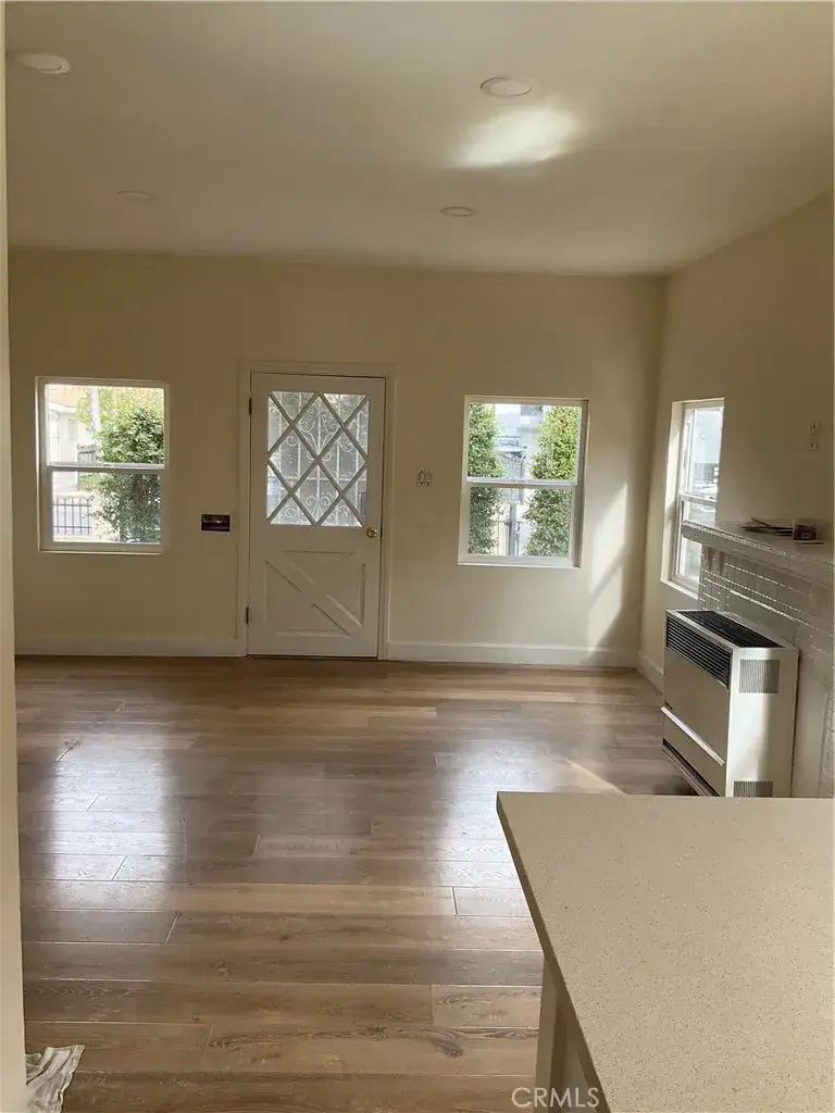 620 W 41st, Los Angeles, CA 90037 - #3