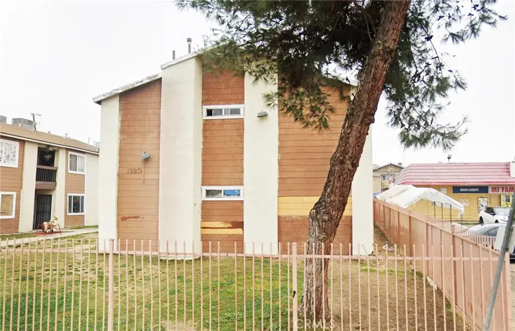 1320 Flower Street, Bakersfield, CA 93305 - #1