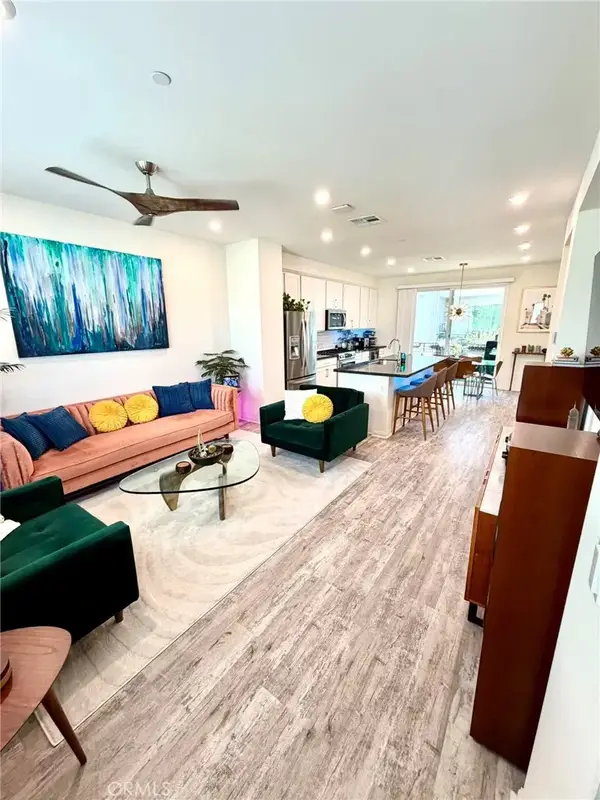 18449 W Mural, Northridge, CA 91325