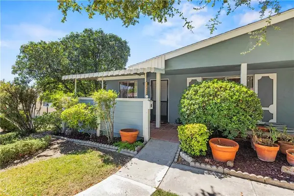 19231 Avenue Of The Oaks #A, Newhall, CA 91321