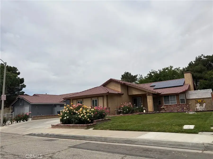 661 E J10 Avenue, Lancaster, CA 93535 - #2