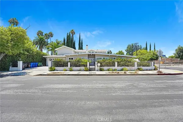 22450 Collins, Woodland Hills, CA 91367