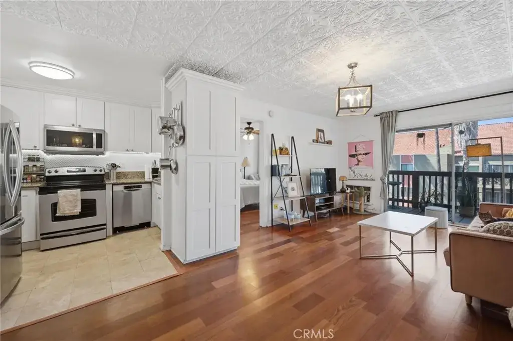 525 S Ardmore Avenue #320, Los Angeles, CA 90020 - #1