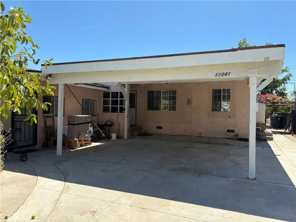 11241 De Haven Ave., Pacoima, CA 91331 - #1