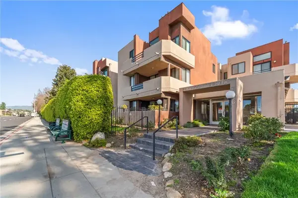 7826 Topanga Canyon Blvd #308, Canoga Park, CA 91304