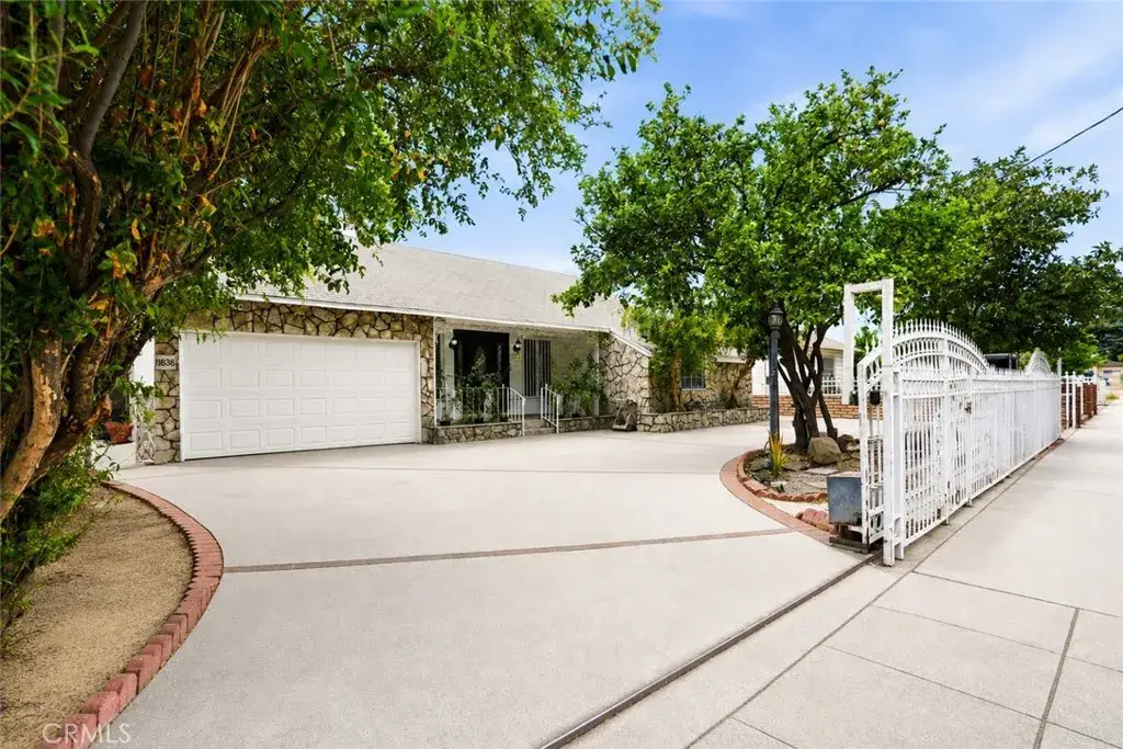 11840 Gilmore, North Hollywood, CA 91606 - #1