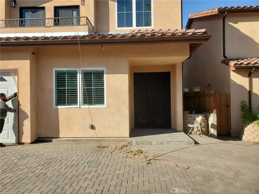 20819 W Seasons Lane, Los Angeles, CA 91306 - #2