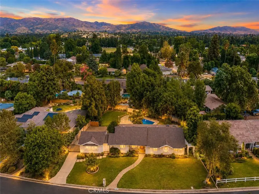 19117 Marilla Street, Northridge, CA 91324 - #2
