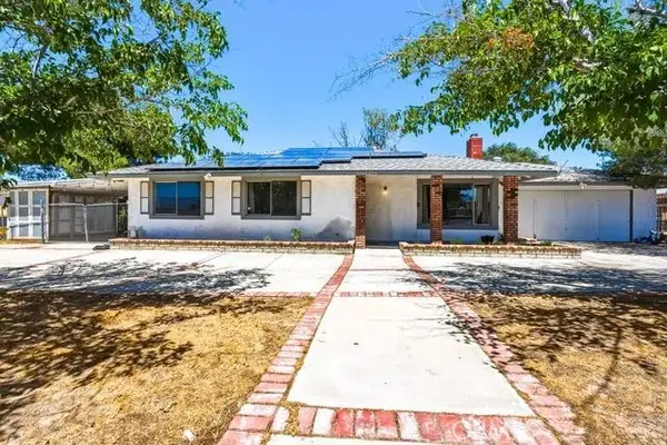 17307 Longmeadow Avenue, Palmdale, CA 93591