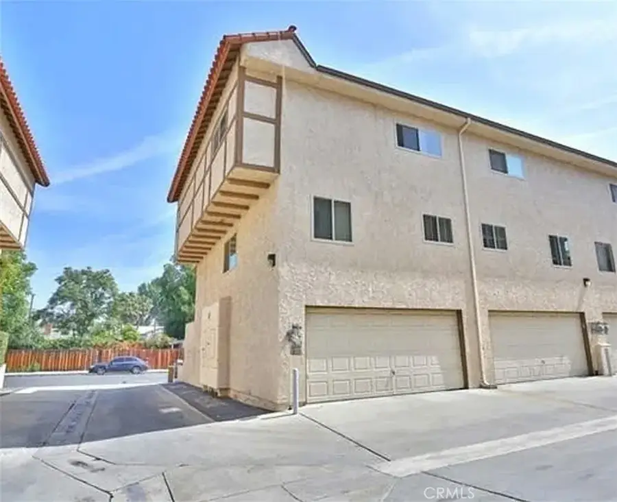 19545 Sherman, Reseda, CA 91335 - #2