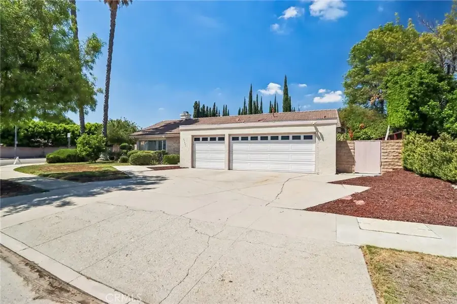 20463 Bermuda Street, Chatsworth, CA 91311 - #2