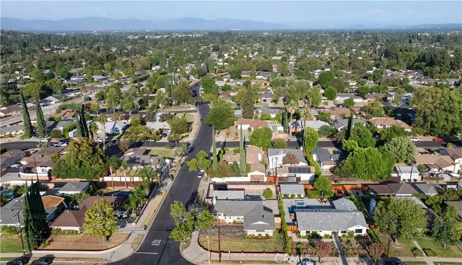 23142 Strathern, Canoga Park, CA 91304 - #3