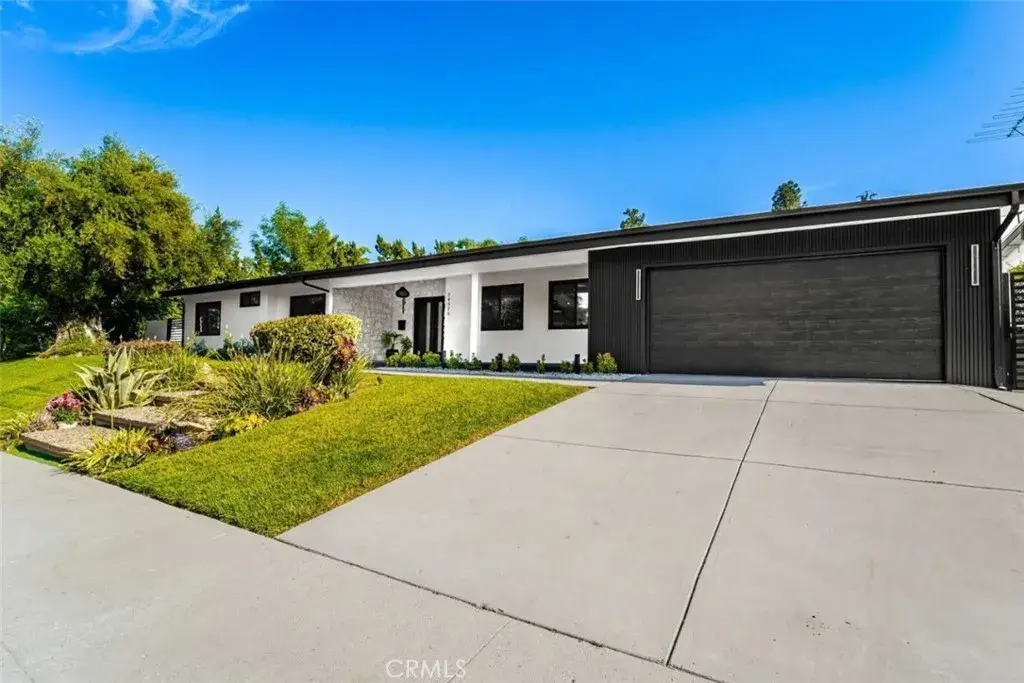 24320 Bessemer, Woodland Hills, CA 91367 - #1
