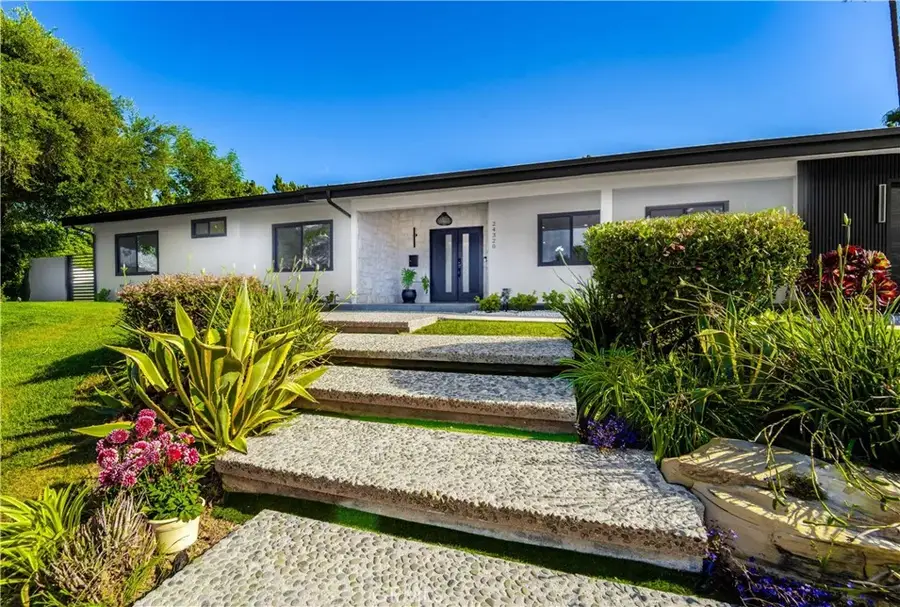 24320 Bessemer, Woodland Hills, CA 91367 - #2