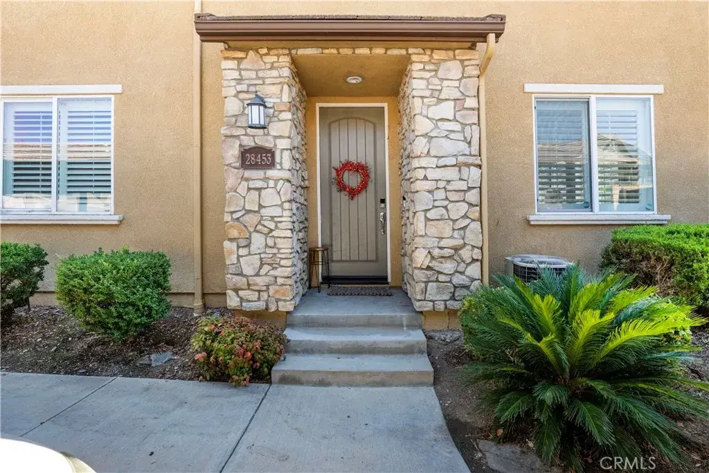 28453 Casselman Lane, Saugus, CA 91350 - #1