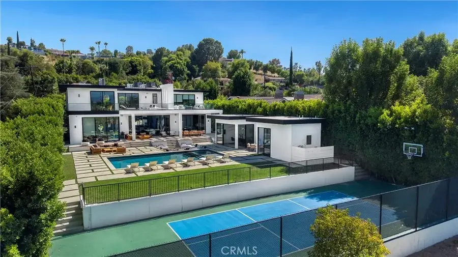 4940 Brewster Drive, Tarzana, CA 91356 - #3