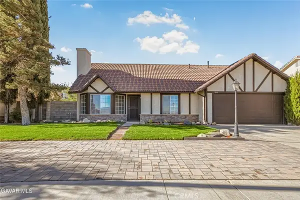566 E Avenue R8, Palmdale, CA 93550