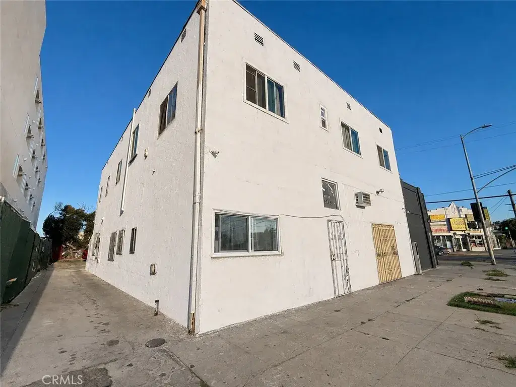 5324 S Hoover, Los Angeles, CA 90037 - #1