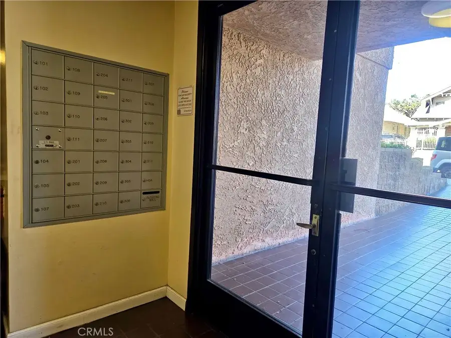 200 S Reno #102, Los Angeles, CA 90057 - #3