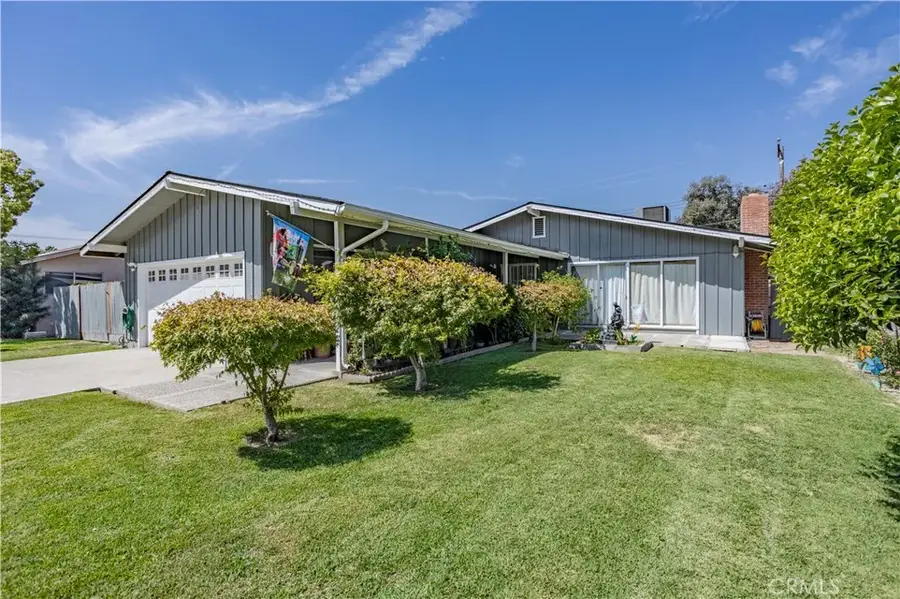 1101 S Mountain Street, Visalia, CA 93277 - #3